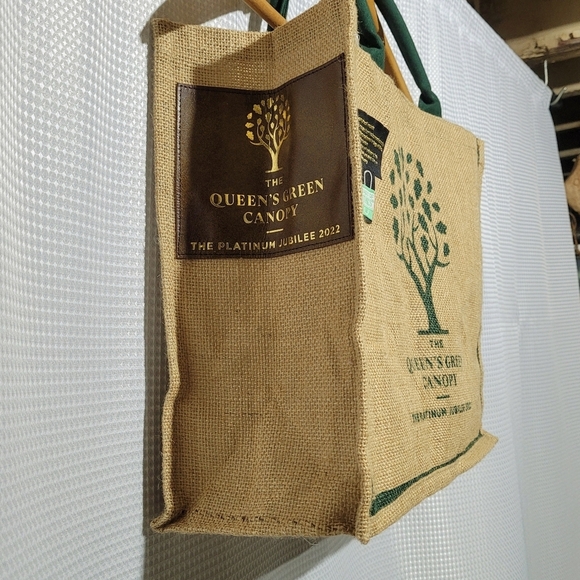 The Queen's Green Canopy Platinum Jubilee 2022 Bag of Ethics Tote - Picture 4 of 13